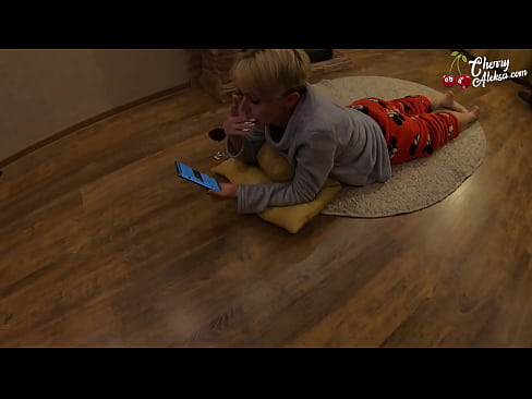 ❤️ Mcheshi Mwenye Kichaa Anayenyonya Diki Kubwa Akimnyonya na Kumdunda Juu yake - Ngono ya Mkundu Pono ❌️❤